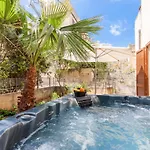 Getaway Npetto Gozitan - Happy