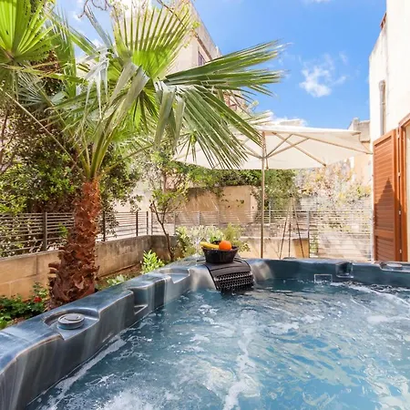 Getaway Npetto Gozitan - Happy