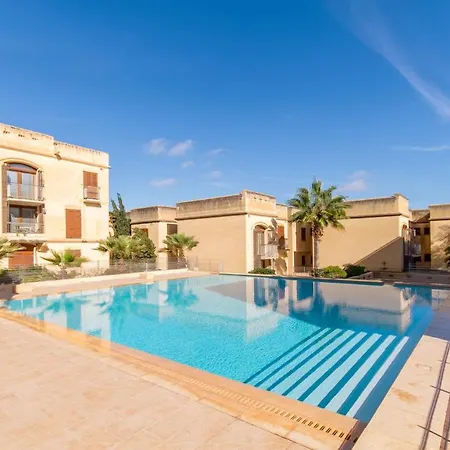 Getaway Npetto Gozitan - Happy